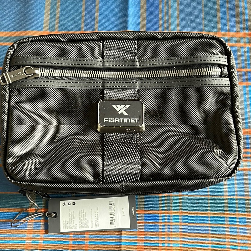 *NEW* Tumi Bravo Reno toiletry kit